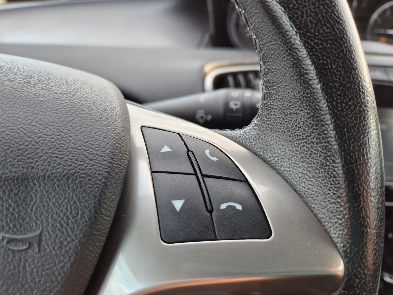 Lancia Ypsilon 1.2 69 CV 5 porte GPL Ecochic Black and Noir