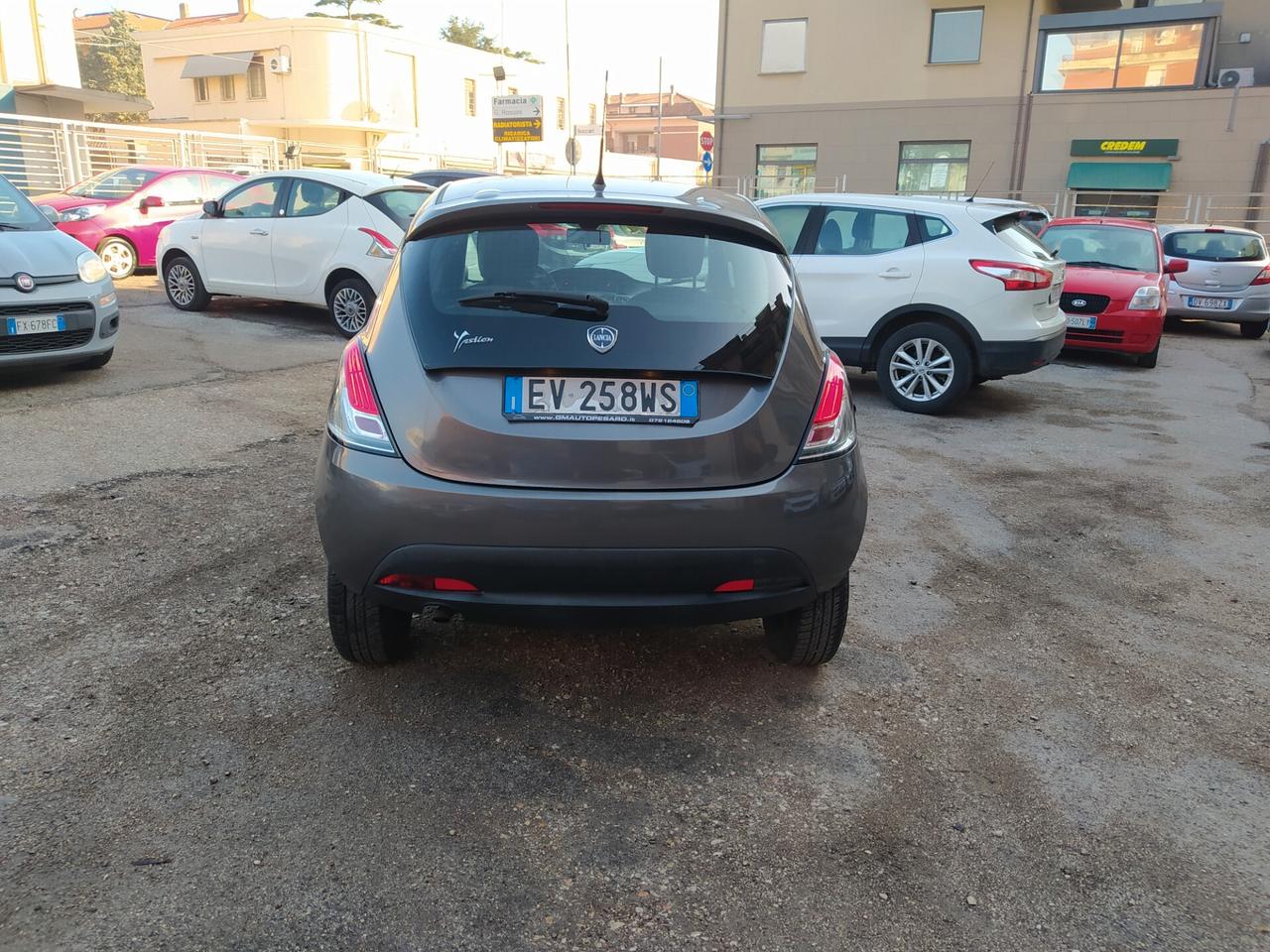 Lancia Ypsilon 0.9 TwinAir 85 CV 5 porte Metano Ecochic Silver Neopatentati