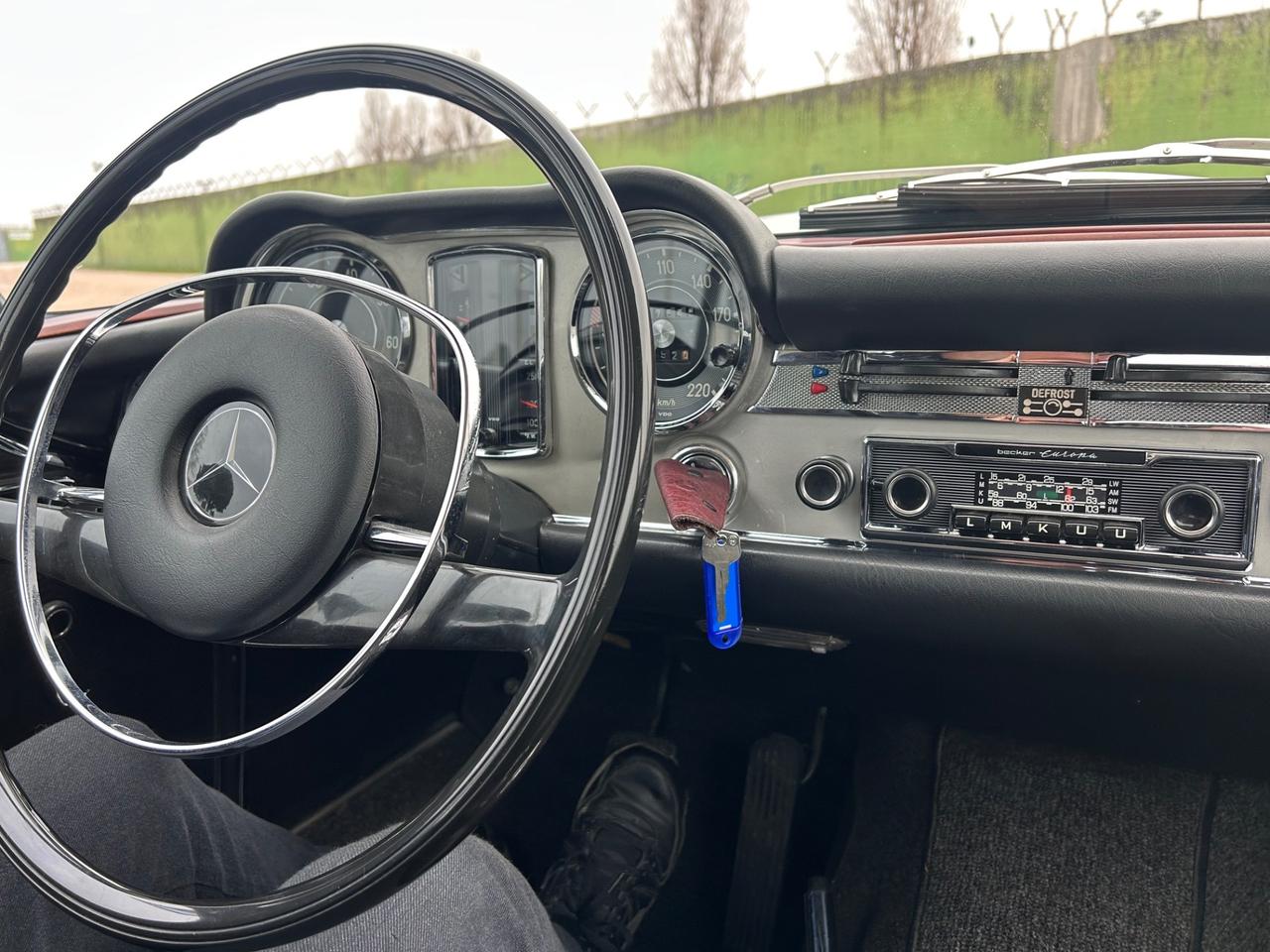 Mercedes-benz SL 280 Pagoda automatic