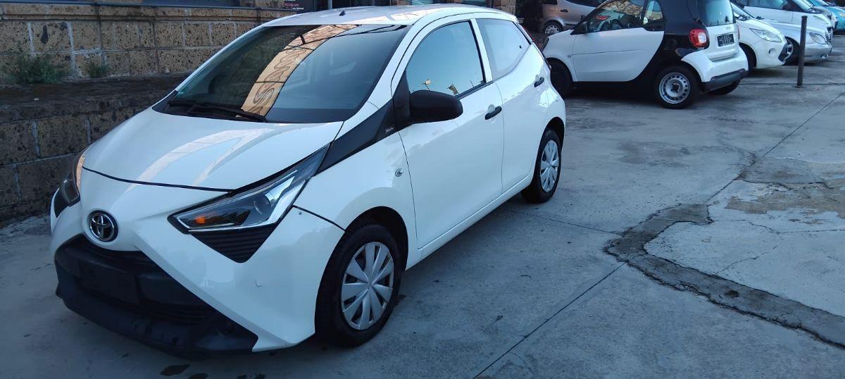 TOYOTA - Aygo - Connect 1.0 VVT-i 72 CV 5p. x-cite Neopatentati