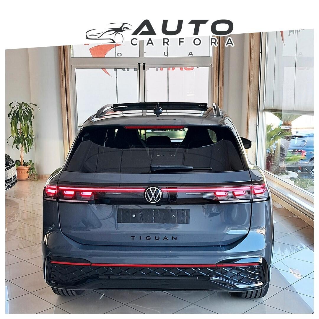 Volkswagen Tiguan 2.0 150cv DSG R-Line black pack |tetto+matrix+r19"|