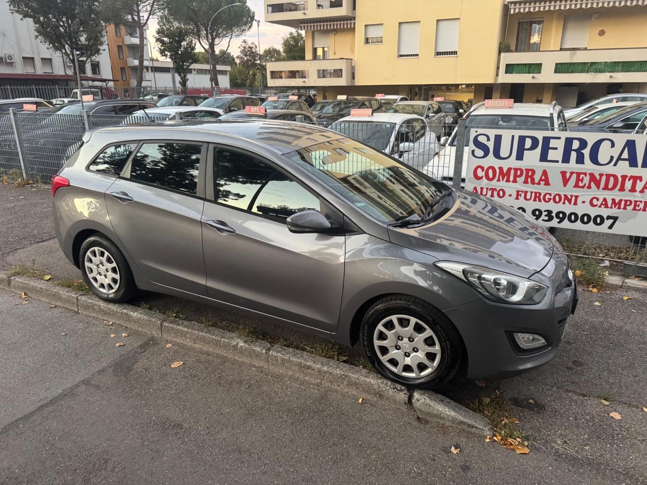 Hyundai i30 Wagon 1.6 CRDi neopaten garanzia 12 m
