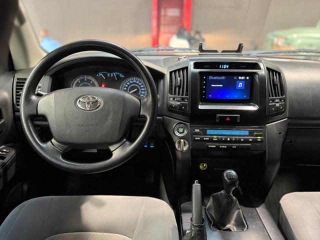 TOYOTA Land Cruiser TROPICALE GX V8 manual