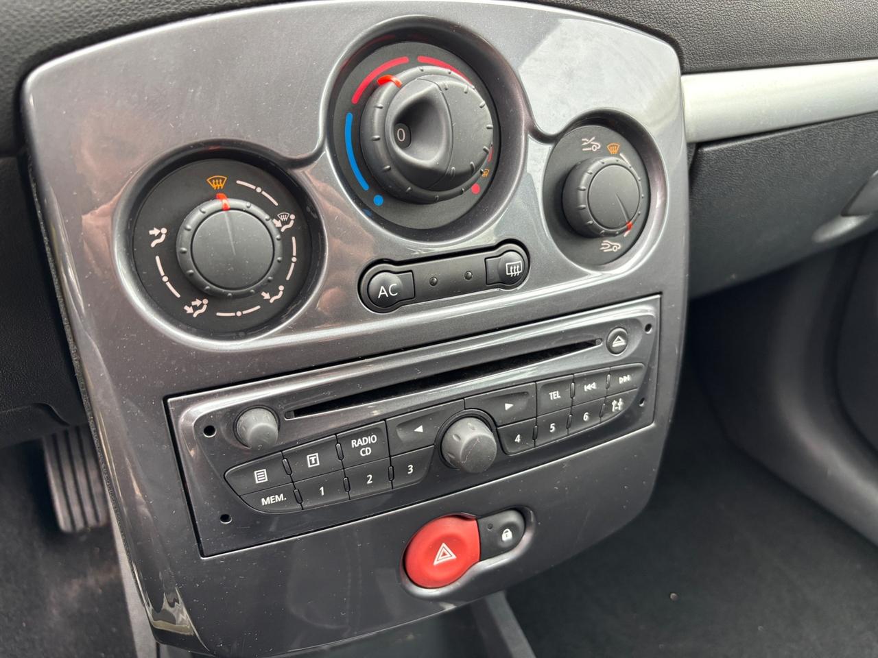 Renault Clio 1.2 75CV GPL Dynamique-2012"UNIPRO"