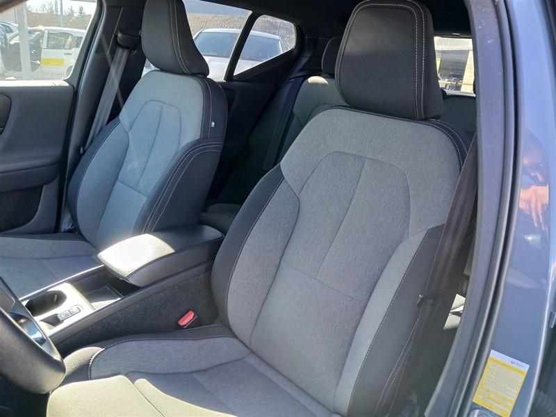 VOLVO XC40 T4 RECHARGE PLUG-IN AUTO CORE SUV