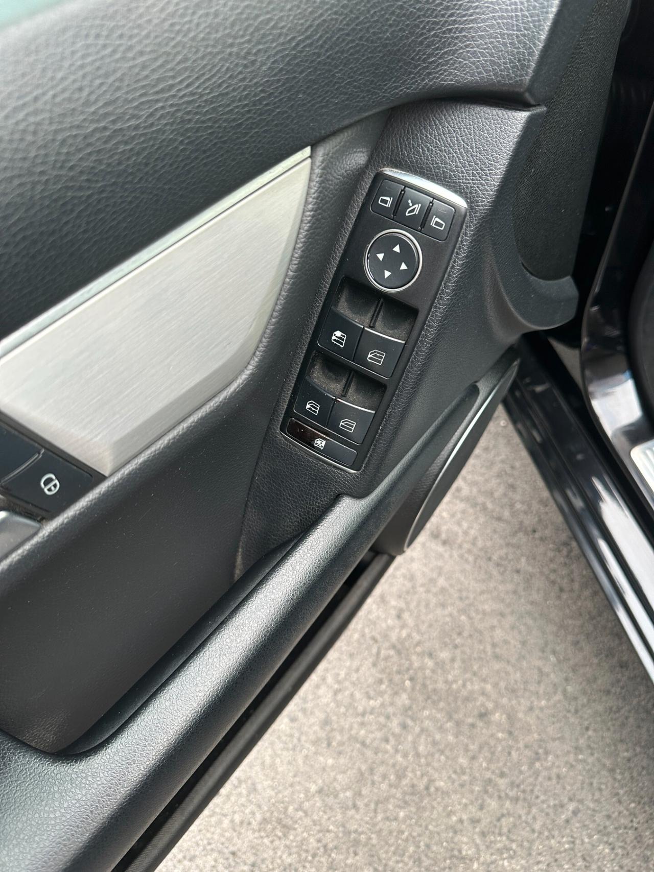 Mercedes-benz C 220 CDI S.W. Avantgarde blue efficiency