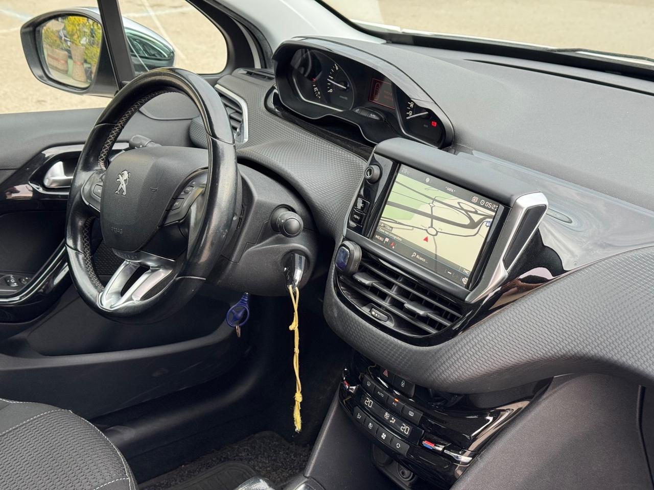 Peugeot 208 PureTech 82 5p. GPL Allure
