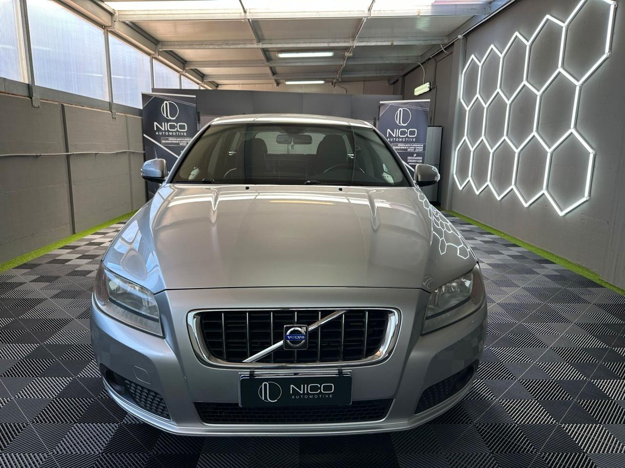 Volvo V70 2.4 D5 Momentum