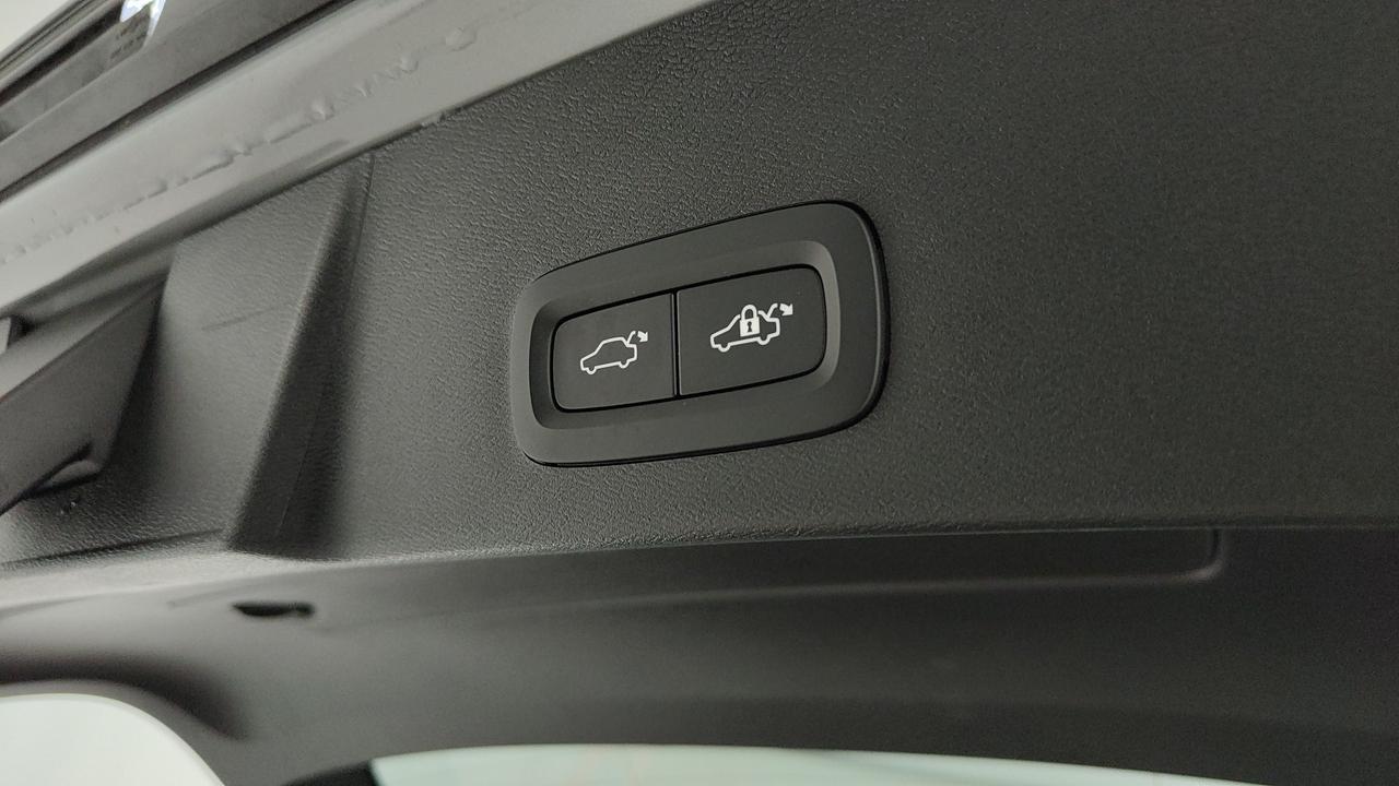 VOLVO XC40 2.0 b3 Core auto