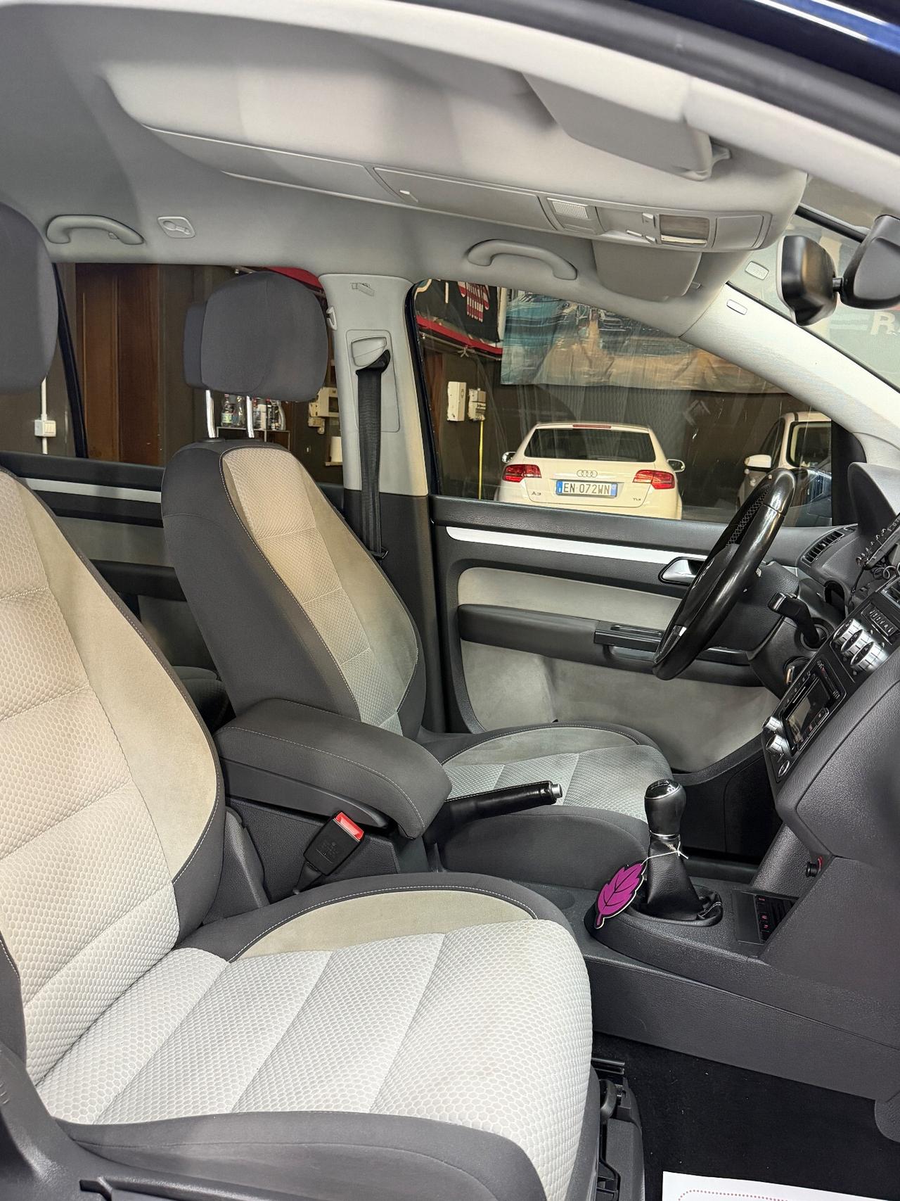 Volkswagen Touran CrossTour