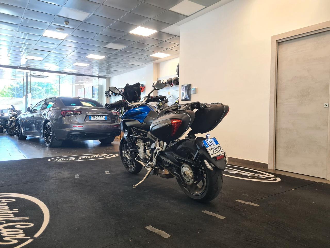 MV AGUSTA STRADALE 800
