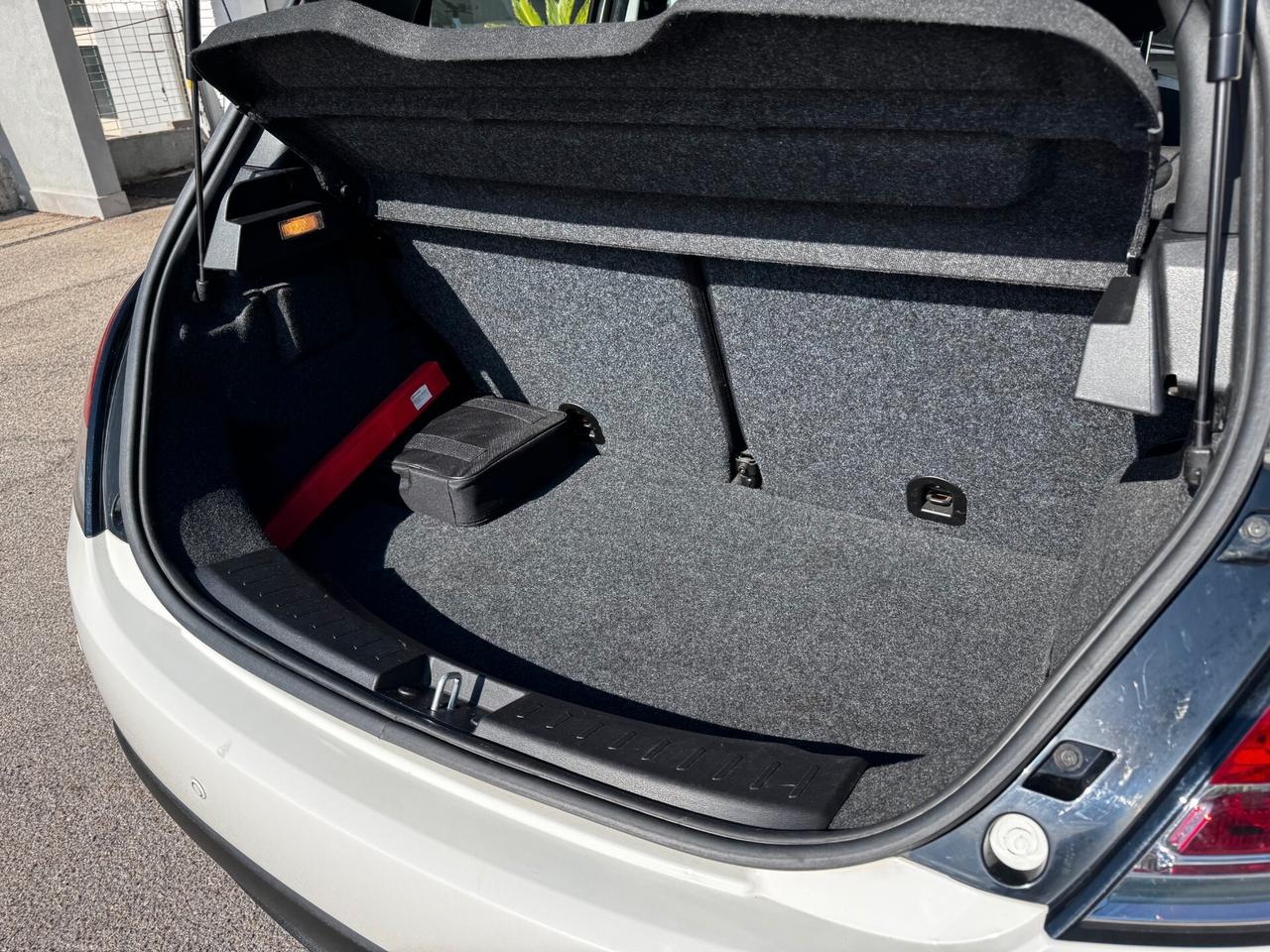Lancia Ypsilon 0.9 TwinAir 85 CV 5 porte Metano Ecochic Elefantino, Unicoprop