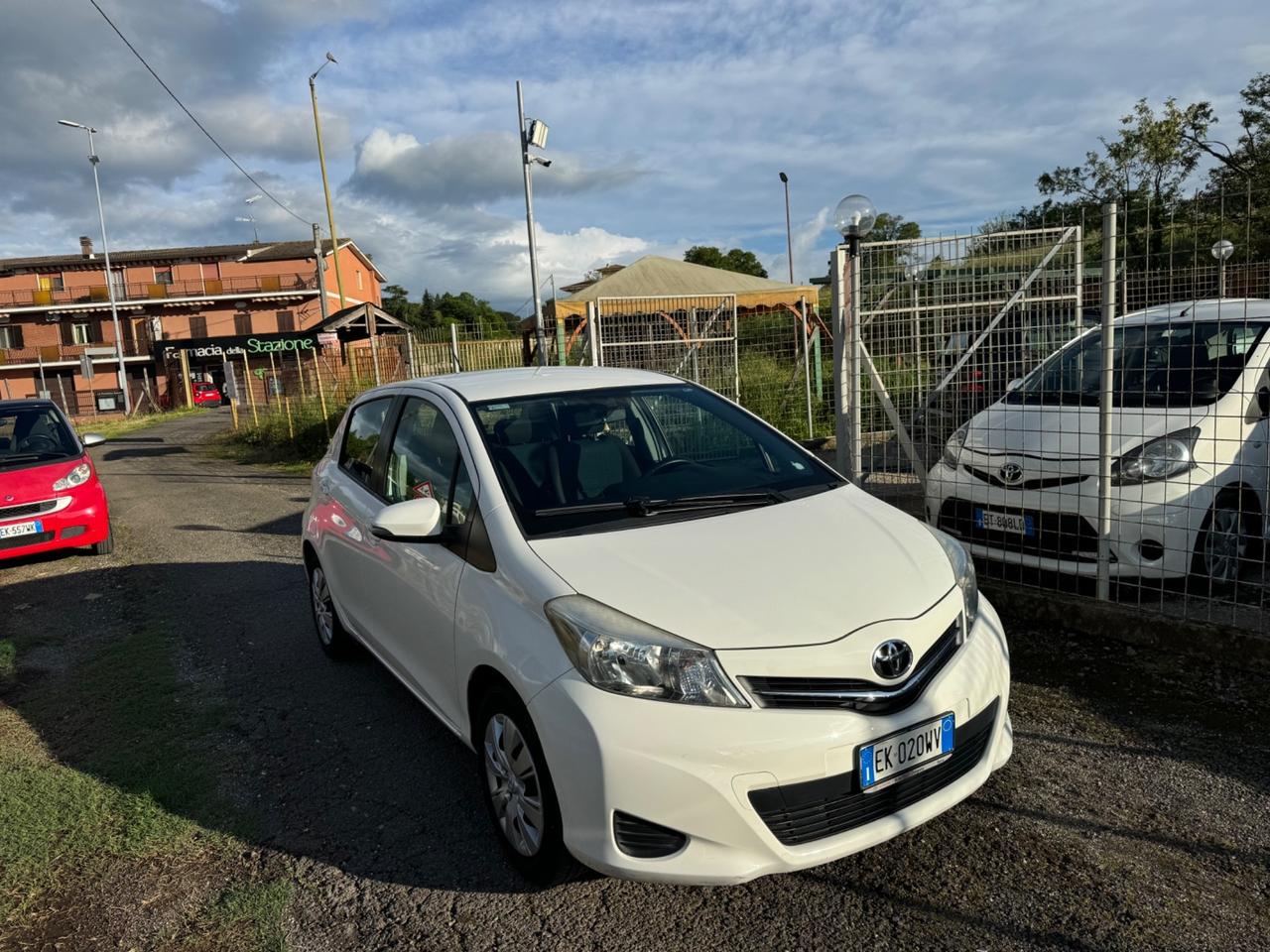 Toyota Yaris 1.0 5 porte Lounge NEOPATENTATI