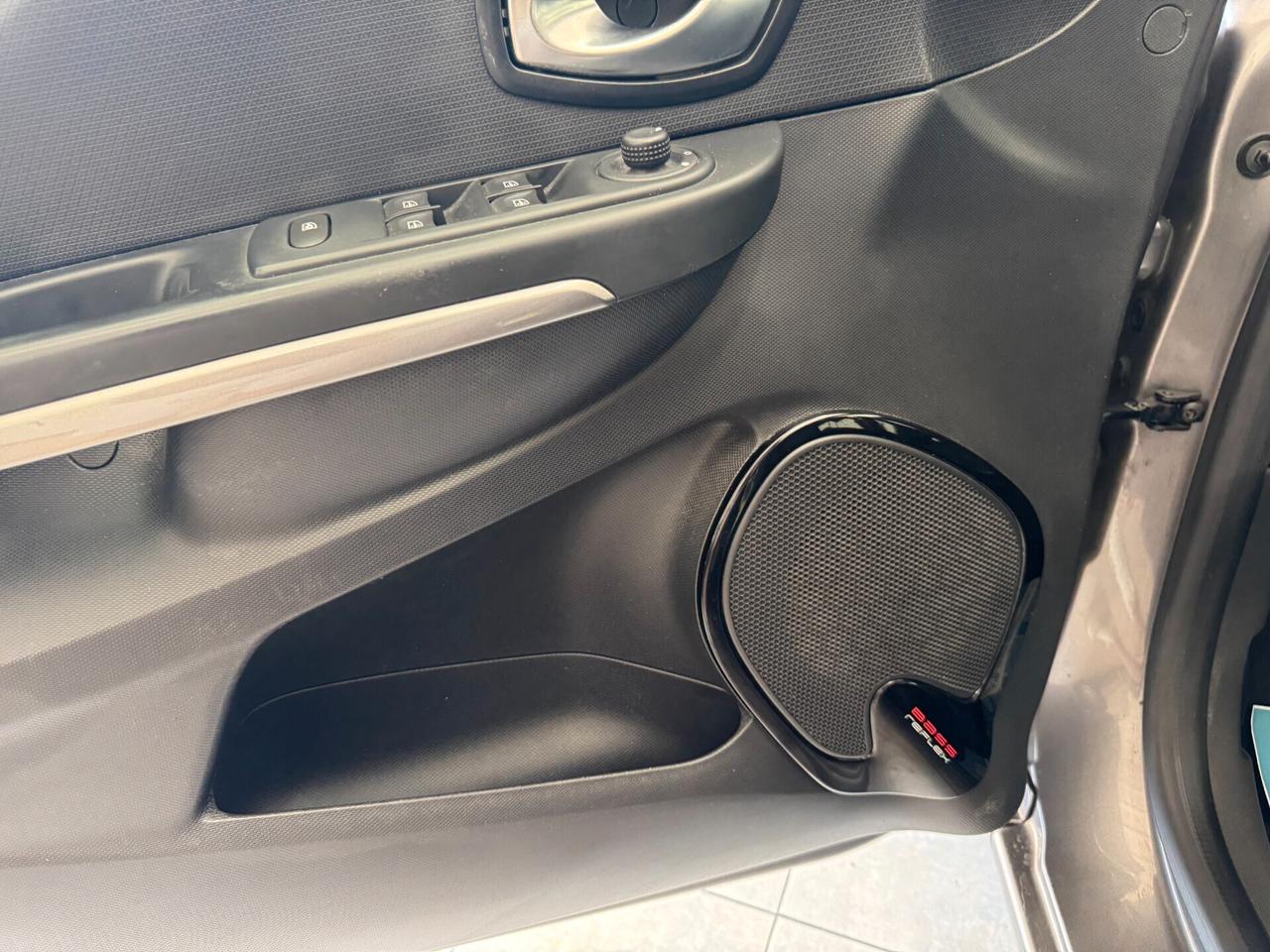 Renault Clio 1.5 dCi 2015 Costume National OK NEOPATENTATI