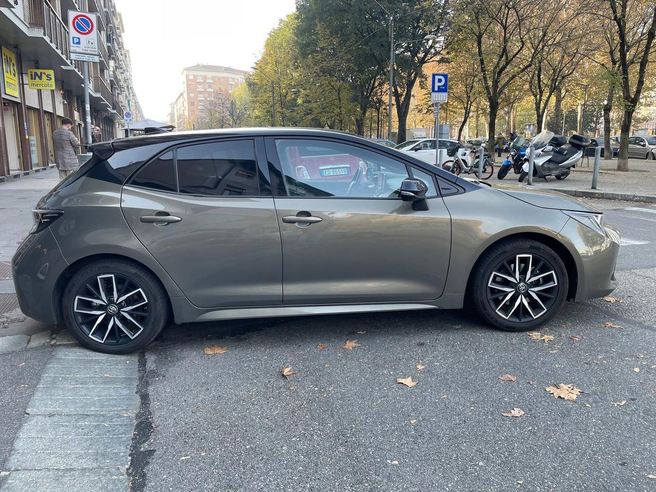 Toyota Corolla Style 2.0 VVT-i HEV