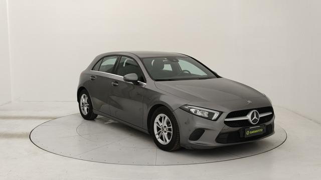 MERCEDES-BENZ A 180 180 d Business auto