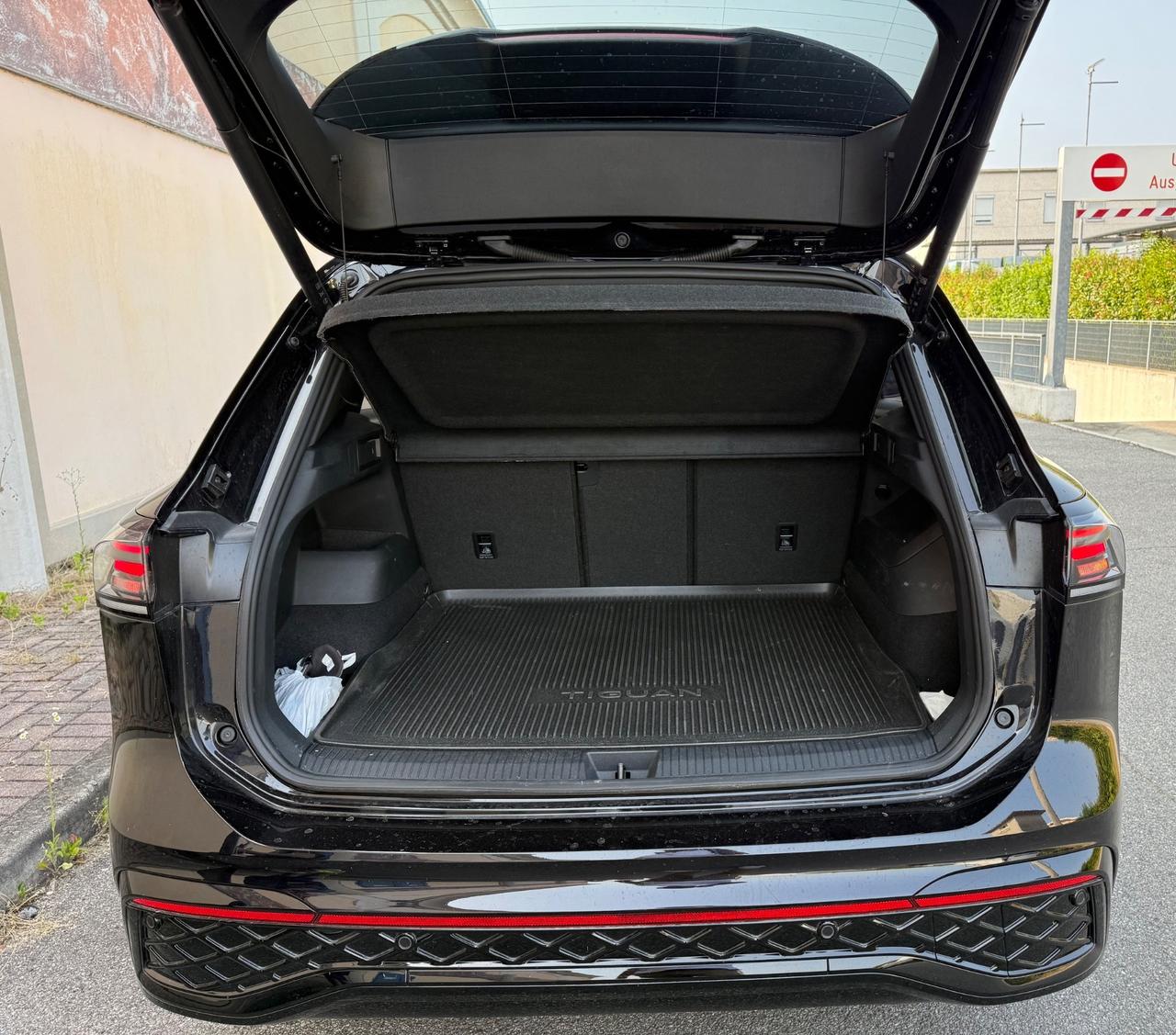 Volkswagen Tiguan 2.0 TDI 150 CV SCR DSG R-Line