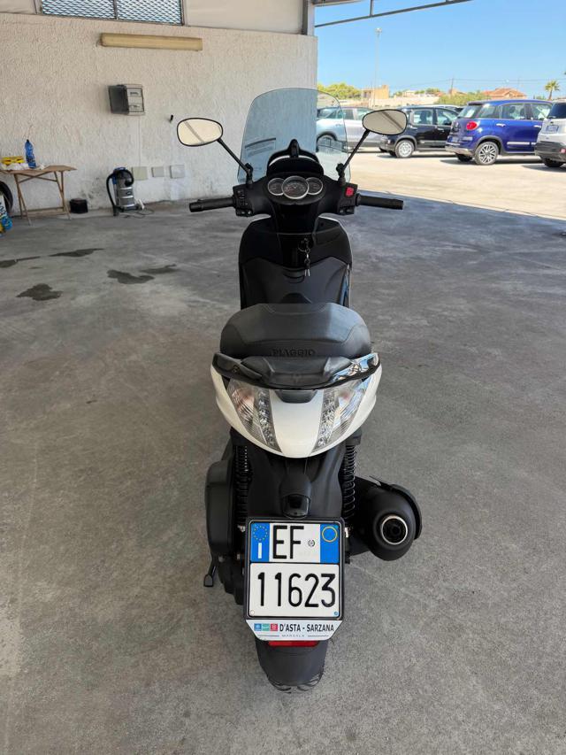 PIAGGIO Beverly 125 Piaggio Beverly 125 i.e.