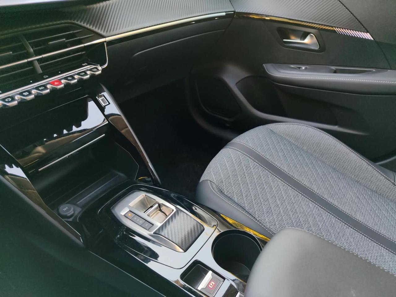 Peugeot 208 Hybrid 110 e-DCS6 Allure