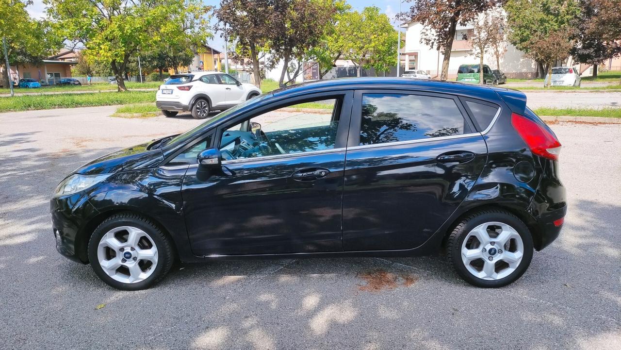 Ford Fiesta 1.4 TDCi 5p. Titanium NEOPATENTATI - 2010