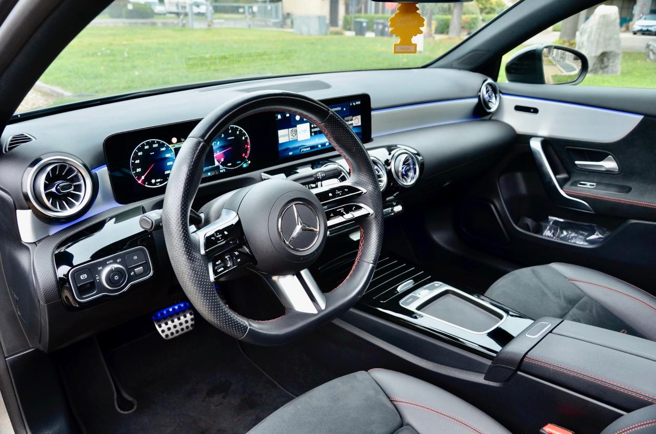 MERCEDES-BENZ A180 AMG LINE PREMIUM PLUS 136cv AUTO, UNICOPROPRIETARIO, TETTO, NIGHT PACK, FARI LED, LUCI 64 COLORI, PERMUTE