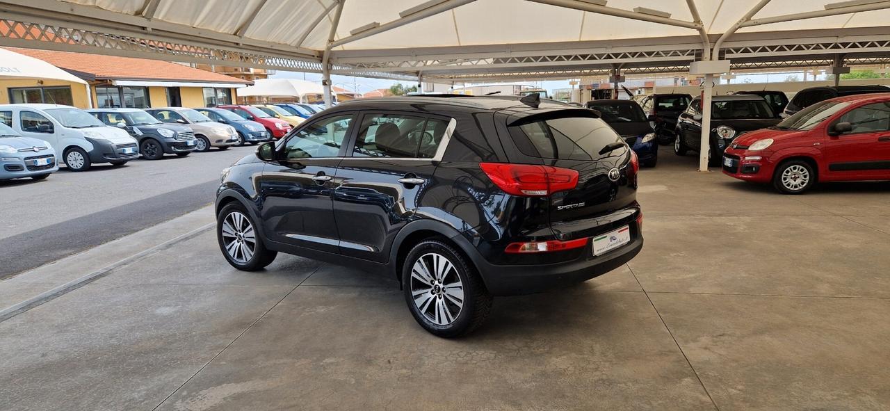 Kia Sportage 1.7 CRDi High Tech *Panorama-Navi-Pelle*