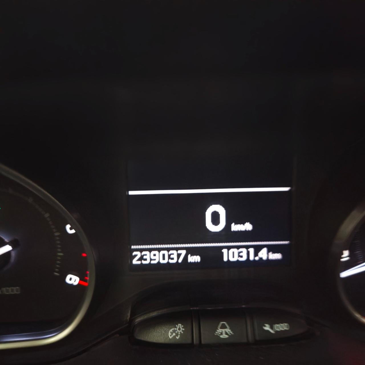Peugeot 208 1.4 HDi 68 CV 5 porte Allure