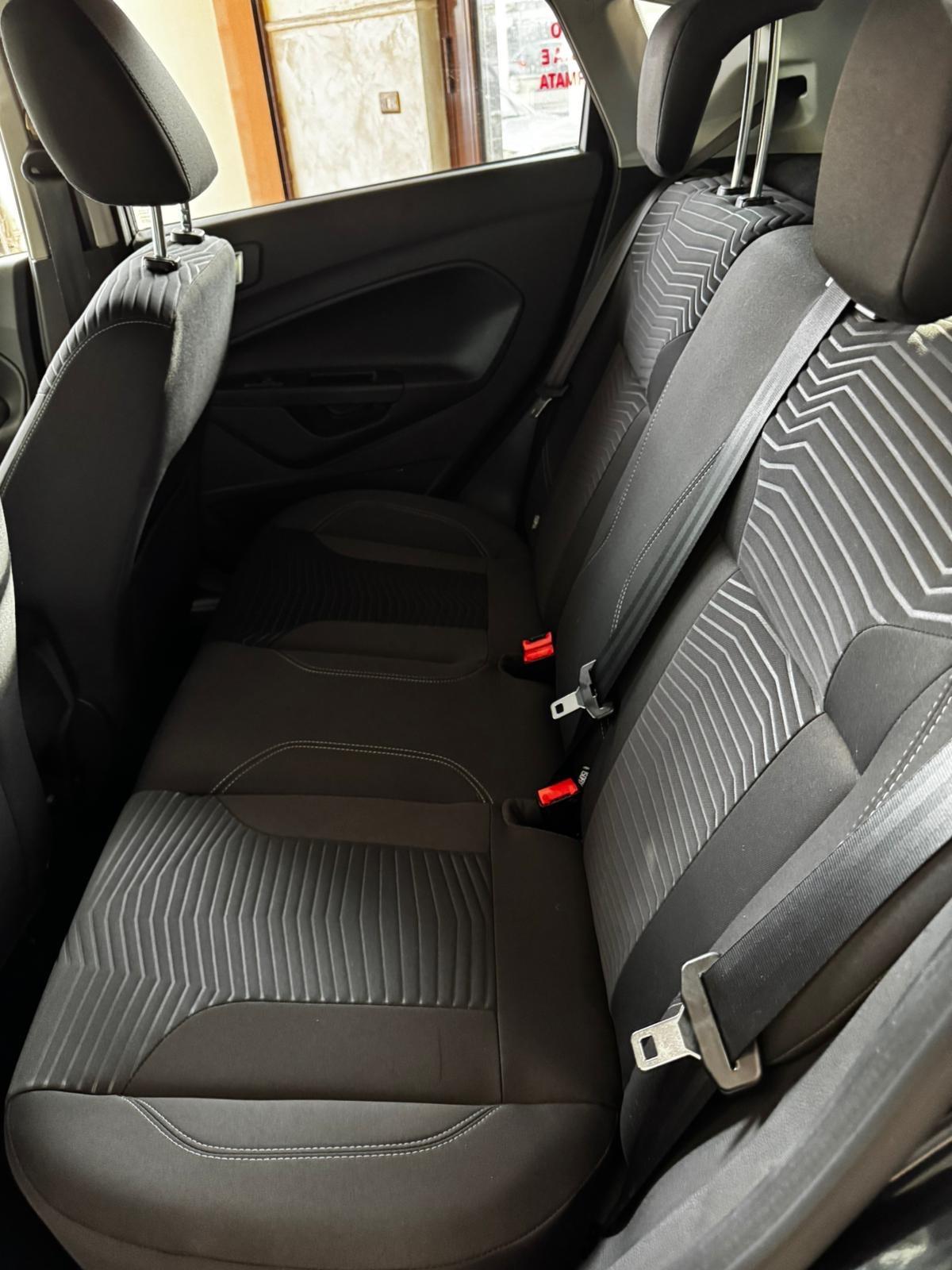 Ford Fiesta 1.5 TDCi 75CV 5 porte Titanium