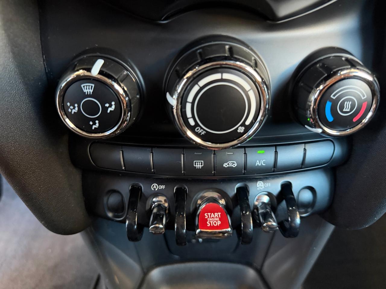 Mini 1.5 Cooper D DISPONIBILE SOLO SU APPUNTAMENTO