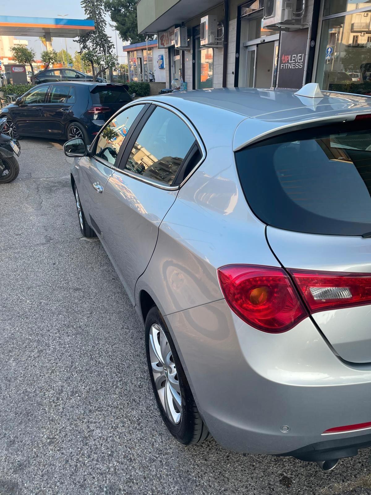 Alfa Romeo Giulietta 1.6 JTDm-2 105 CV Exclusive