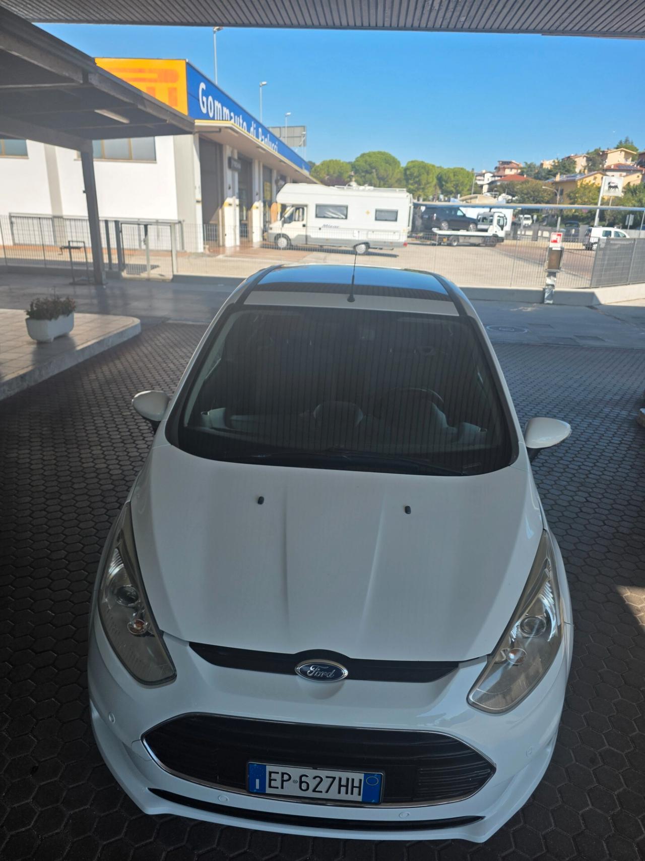 Ford B-Max Neo patentati Titanium