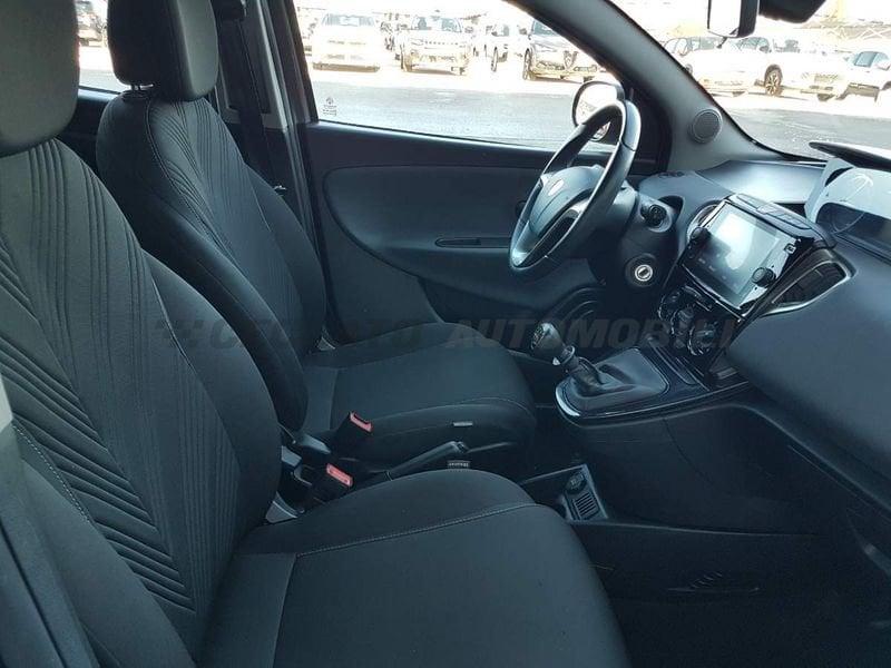 Lancia Ypsilon Ypsilon 1.0 firefly hybrid Gold s&s 70cv