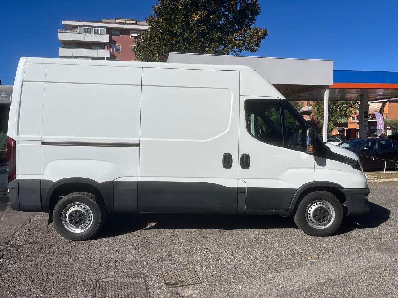 Iveco Daily 2.3 Diesel HKa 35 S V Radstand 3520