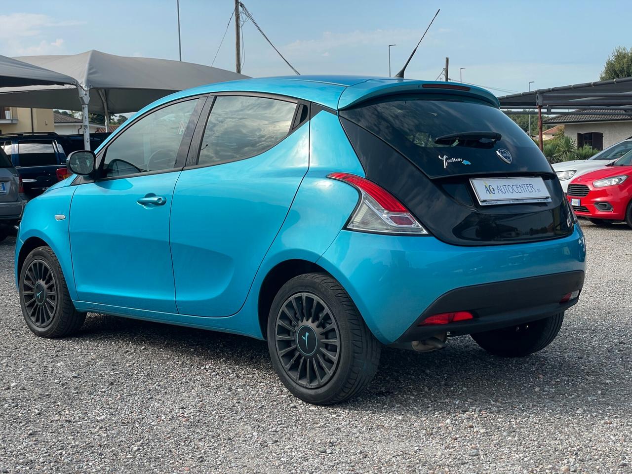 Lancia Ypsilon 1.2 69 CV 5 porte Elefantino