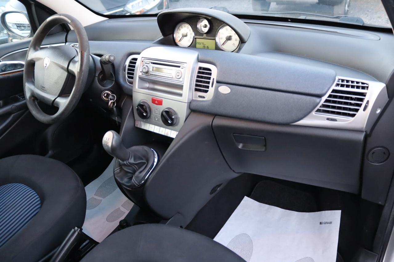 Lancia Ypsilon 1.3 MJT 75 CV Oro