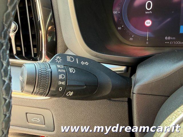 VOLVO XC60 B4 (d) automatico Core