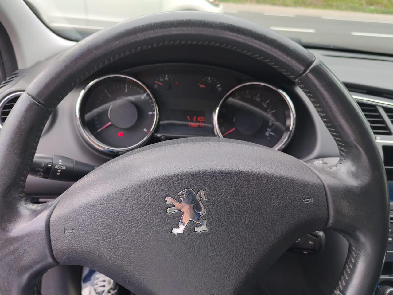 Peugeot 3008 1.6 HDi 112CV Premium