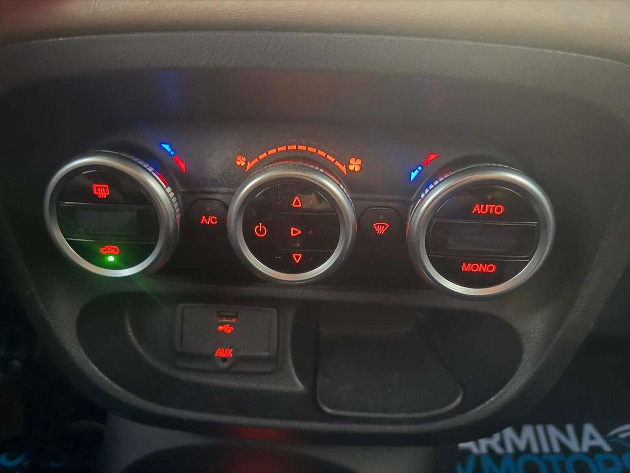 Fiat 500L LIVING cc1.6MJT LOUNGE