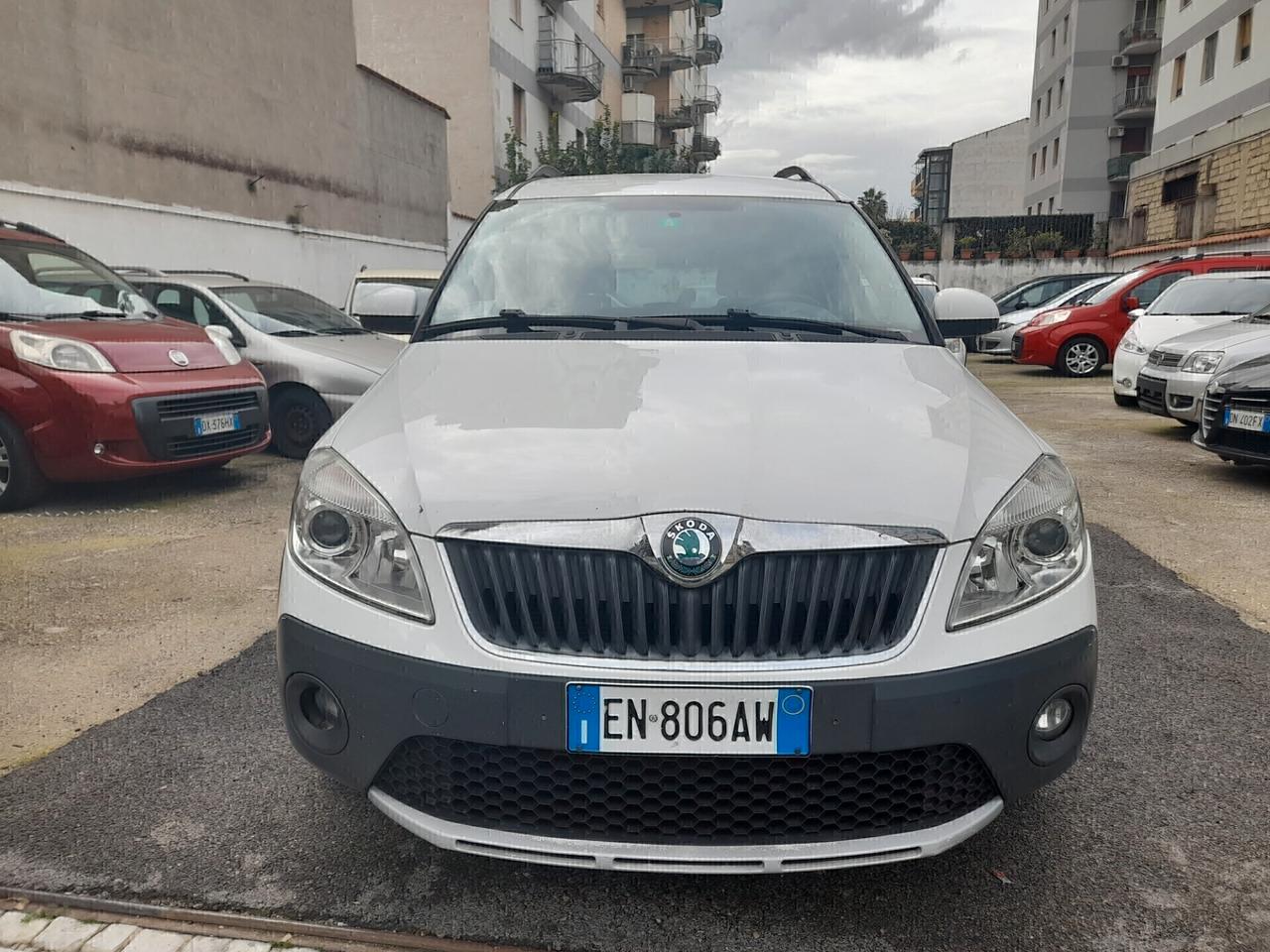 Skoda Roomster 1.2 TSI 86CV Scout