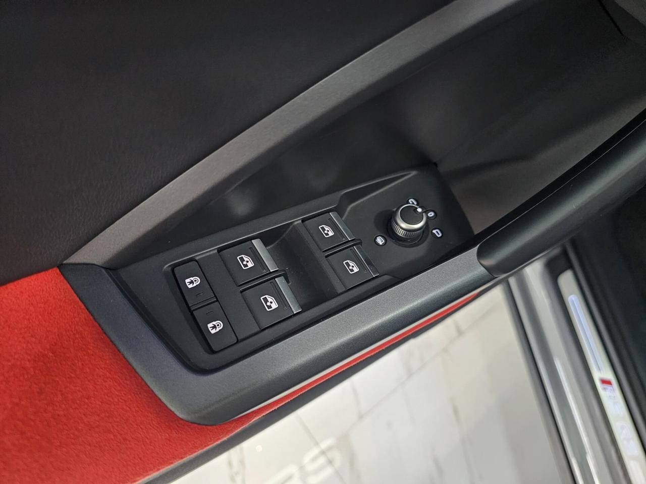 NUOVA AUDI RSQ3 SPORTBACK 2.5 BENZ 400CV S-TRONIC