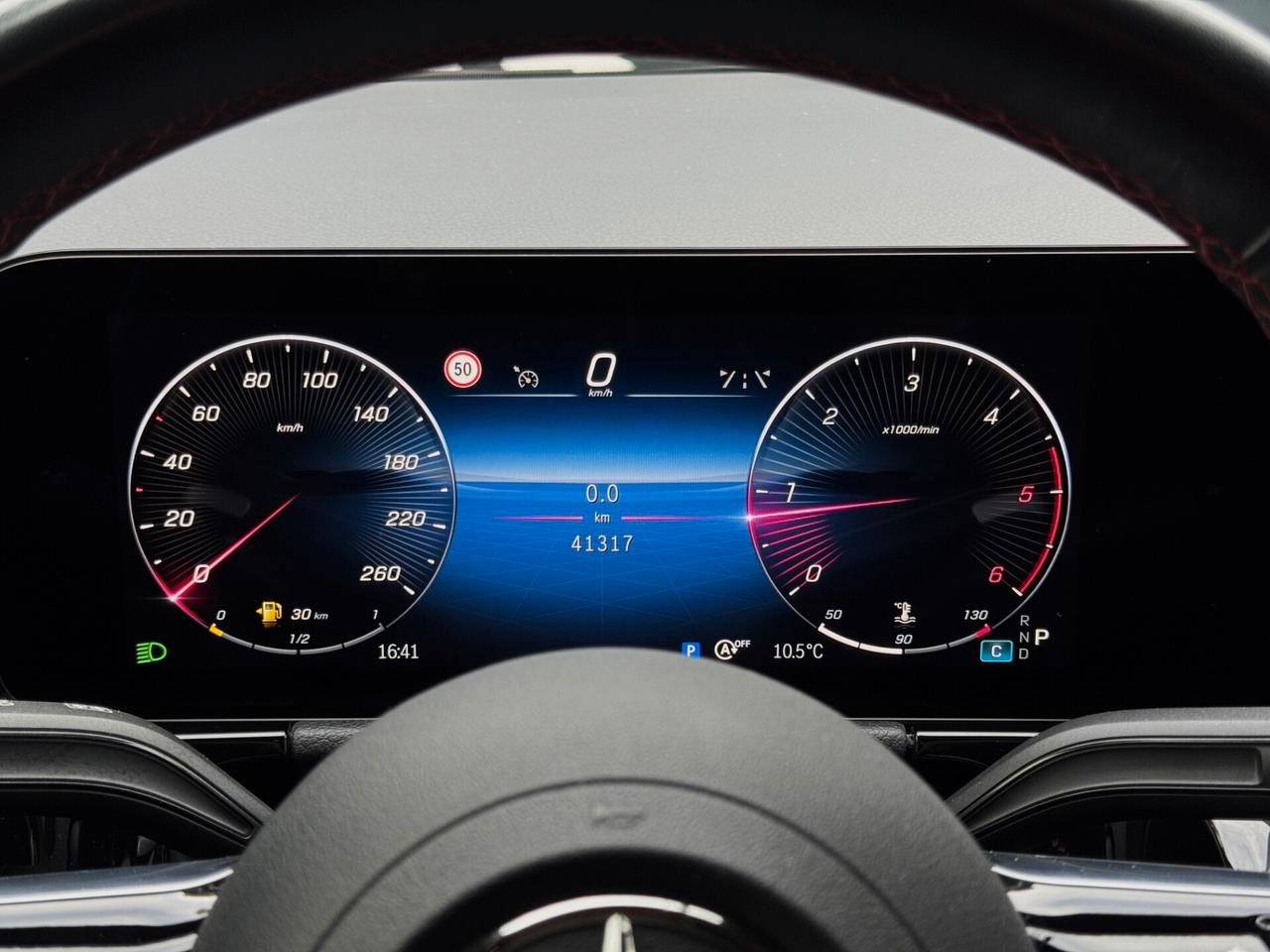 Mercedes-Benz GLA 200 d AMG Premium Plus TETTO