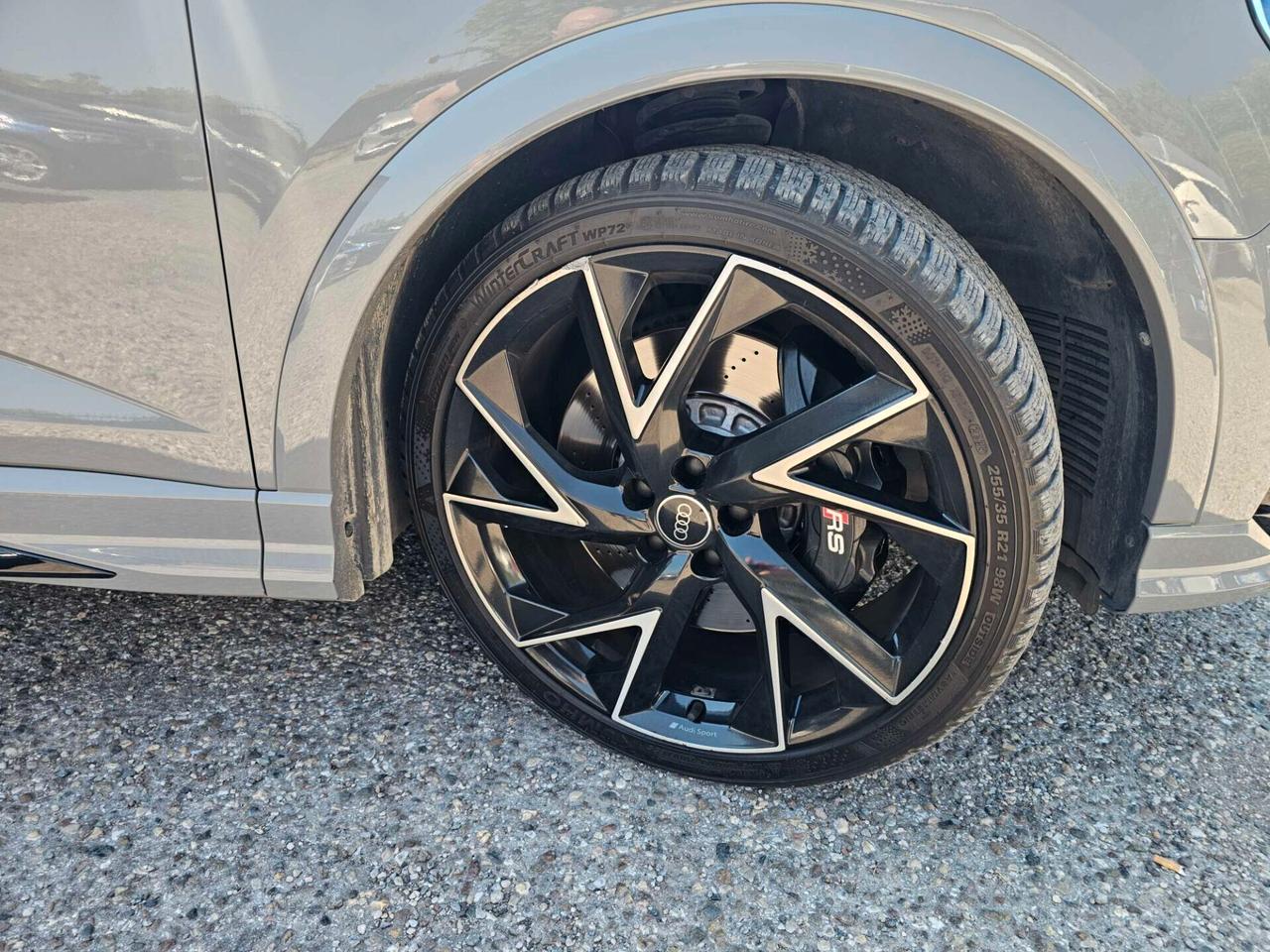 Audi Q3 RS quattro S tronic