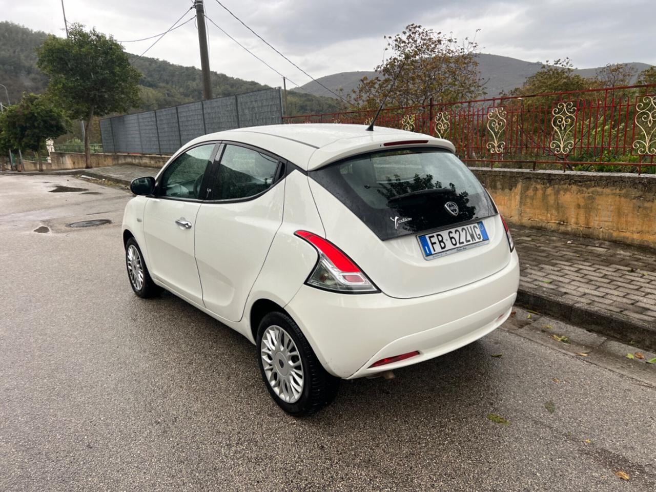 Lancia Ypsilon 1.3 MJT 16V 95 CV S&S Platinum 2015