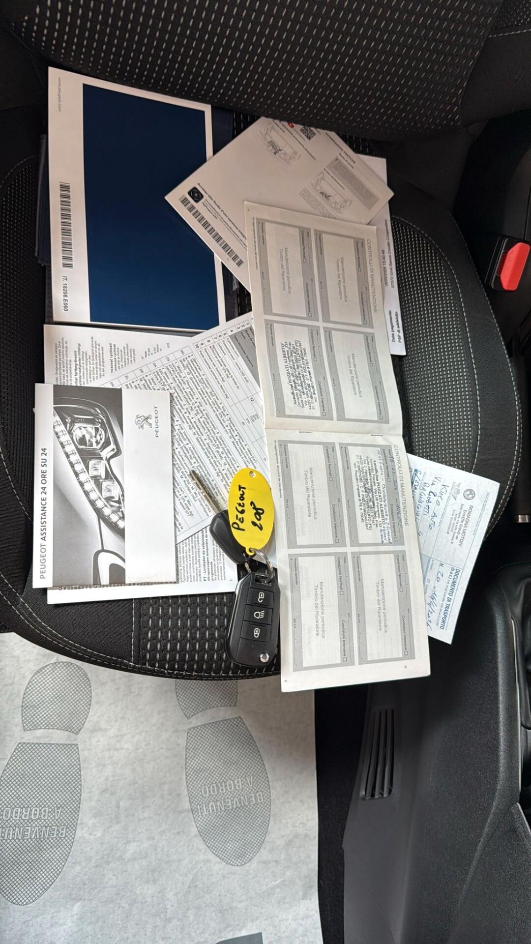 Peugeot 208 PureTech 82 5 porte Allure