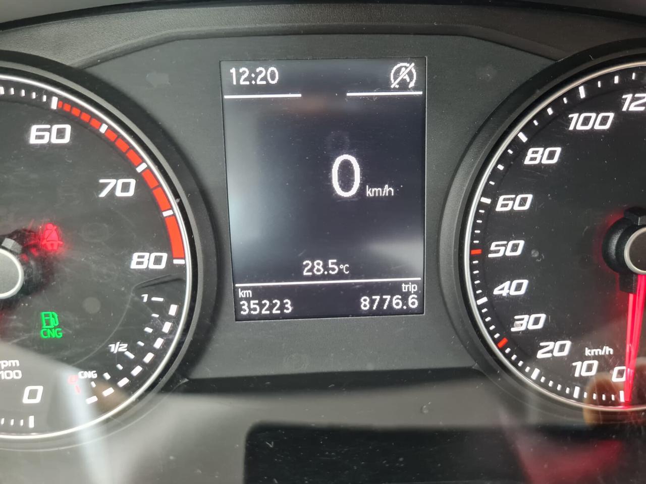 Seat Arona 1.0 TGI 90 CV Reference – Marzo 2022 – €12.900