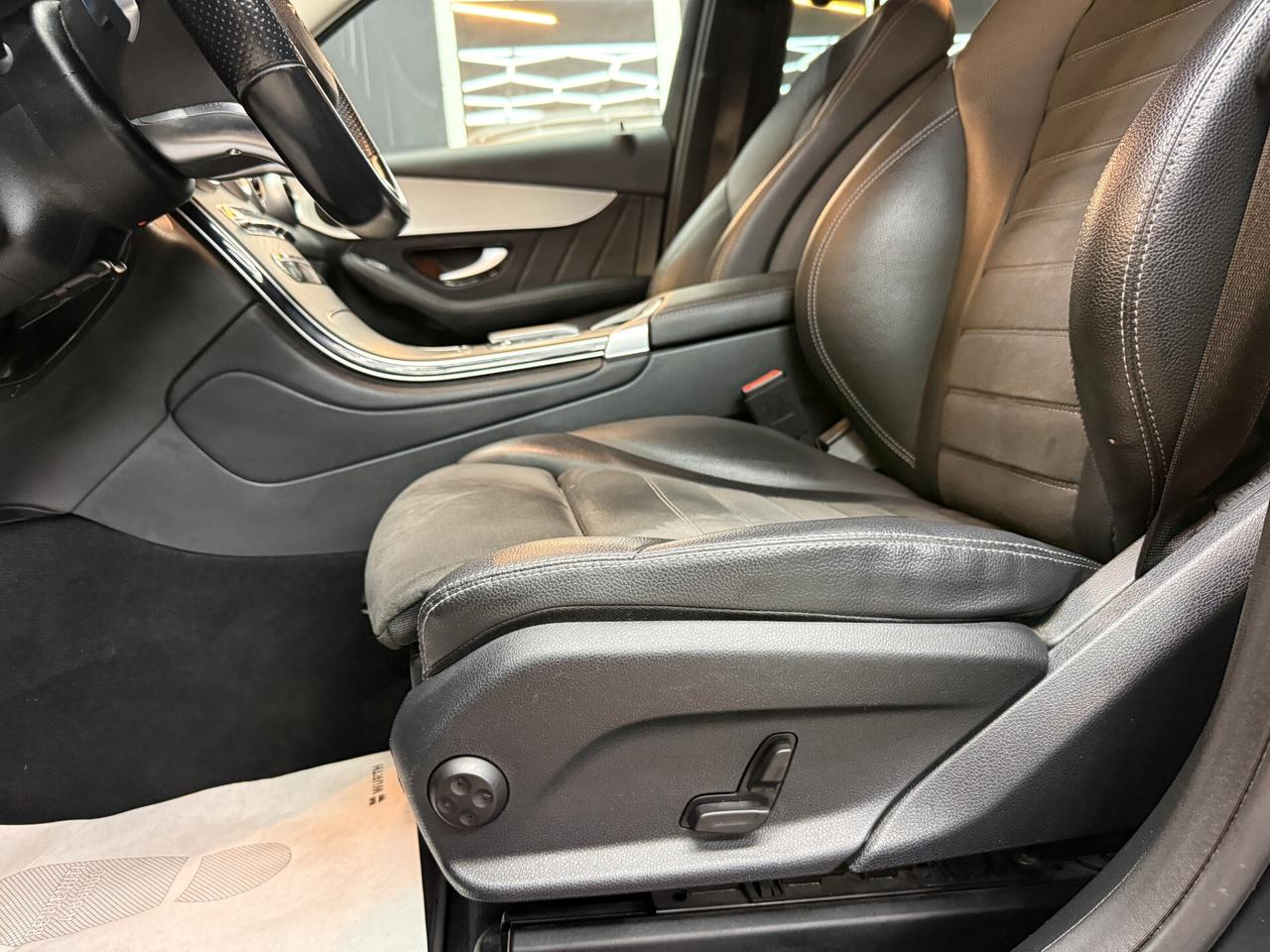 Mercedes Benz GLC 300D 4MATIC PREMIUM