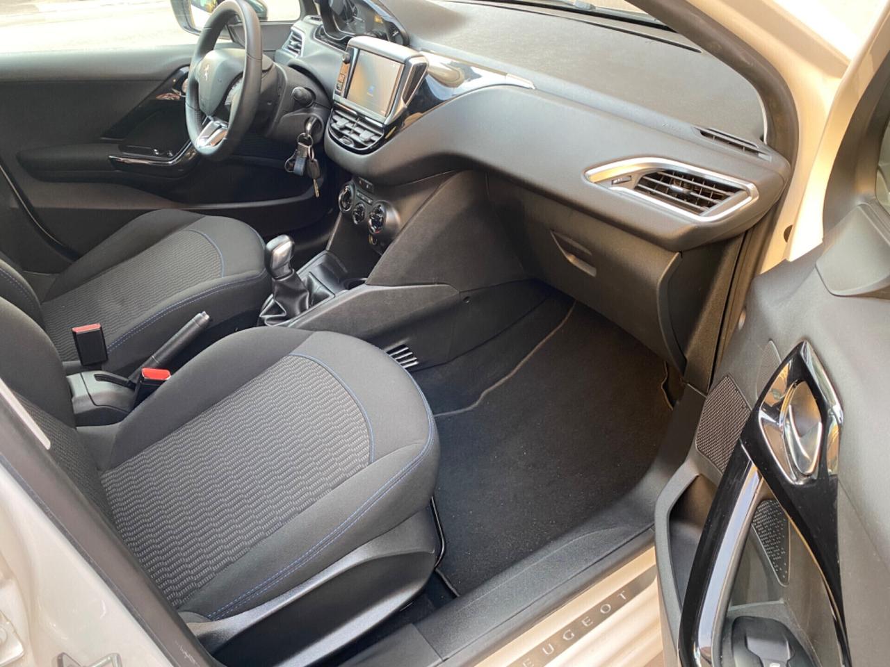 Peugeot 208 1.2 Benzina Signature