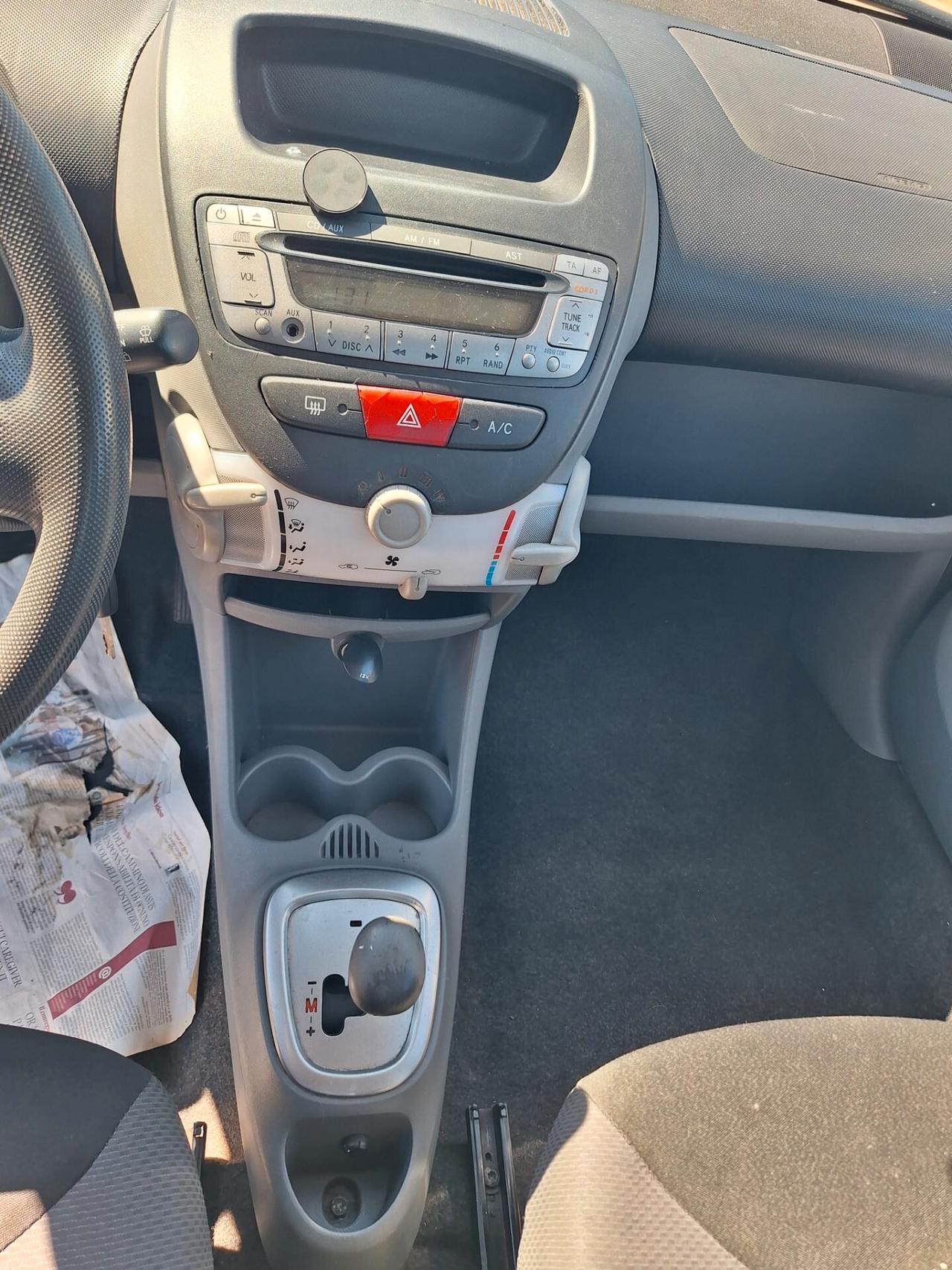 Toyota Aygo 1.0 12V VVT-i 5 porte Griffe aut. 2008