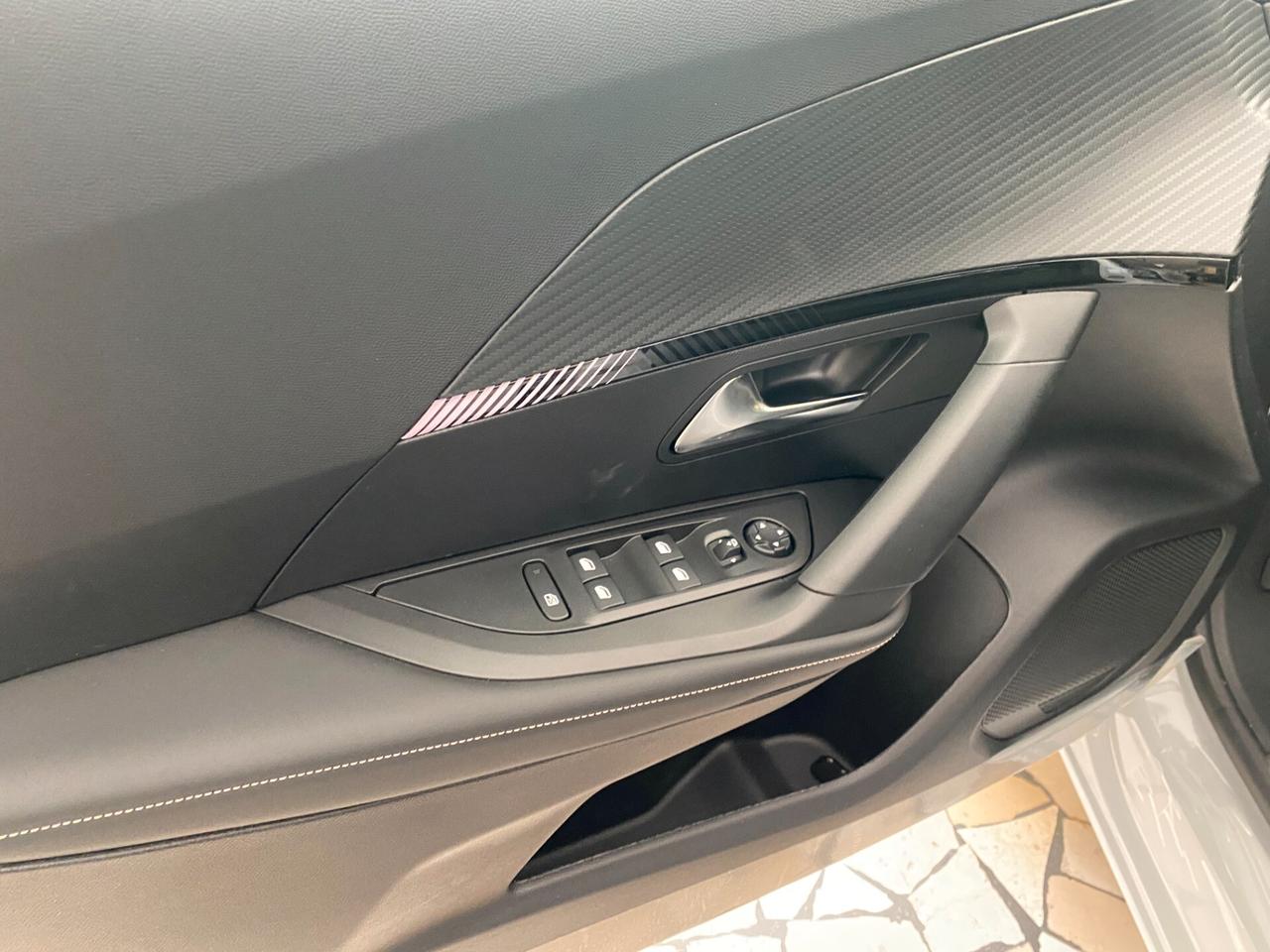 Peugeot 2008 PureTech 100 S&S Allure