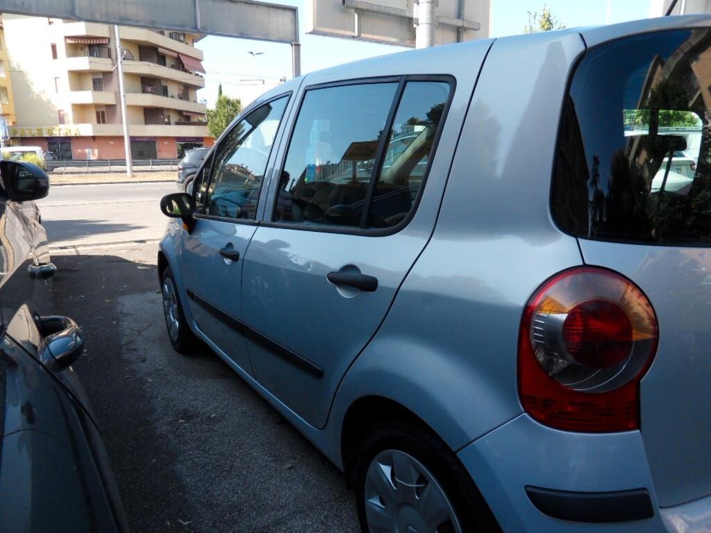 Renault Modus 1.2 16V Confort Authentique